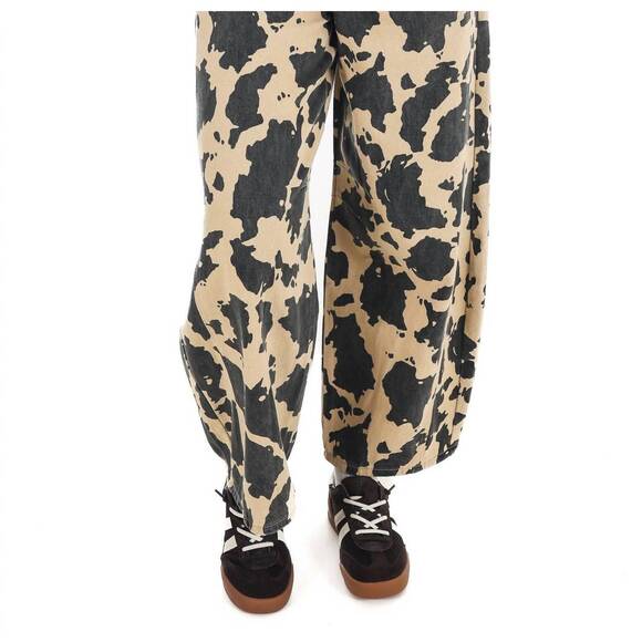 NEW VERY J women's cow print barrel pants in taupe cow - Picture 4 of 4